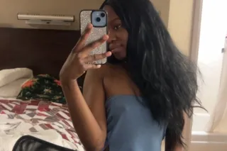 Bustdown Baddie😛😛😛 MUST HAVE f... - Image 1