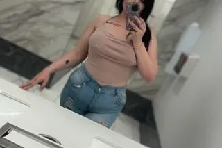 "Experience the Allure of Chlo... - Image 1